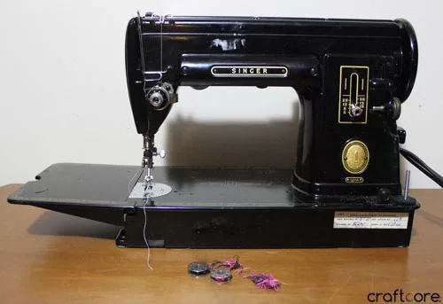Thread Cutter, Black (Original) for Singer 301 Sewing Machine – Millard  Sewing Center